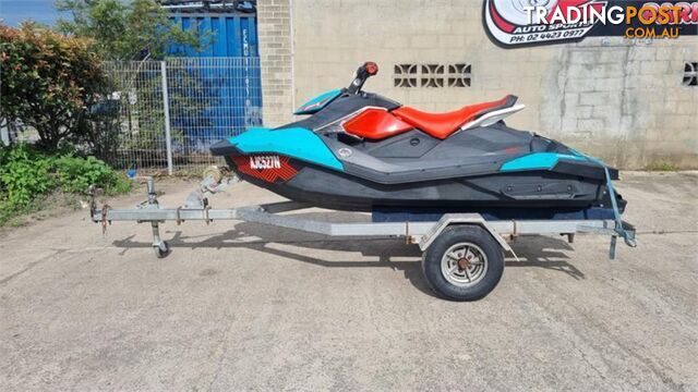 2017 SEA-DOO SPARKTRIXX   SKI