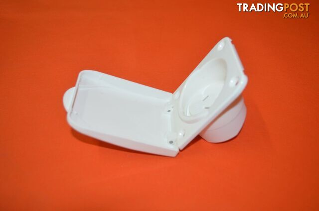 240V 10amp Power Outlet IP44 - White - SKU3009 - photo 2 of 4