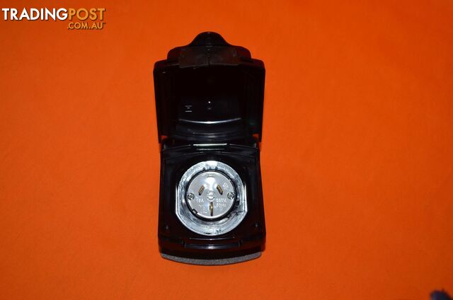 Clipsal - 15 amp double pole Power Inlet, IP34, Black, 435VFS15 - SKU3074 - photo 2 of 5