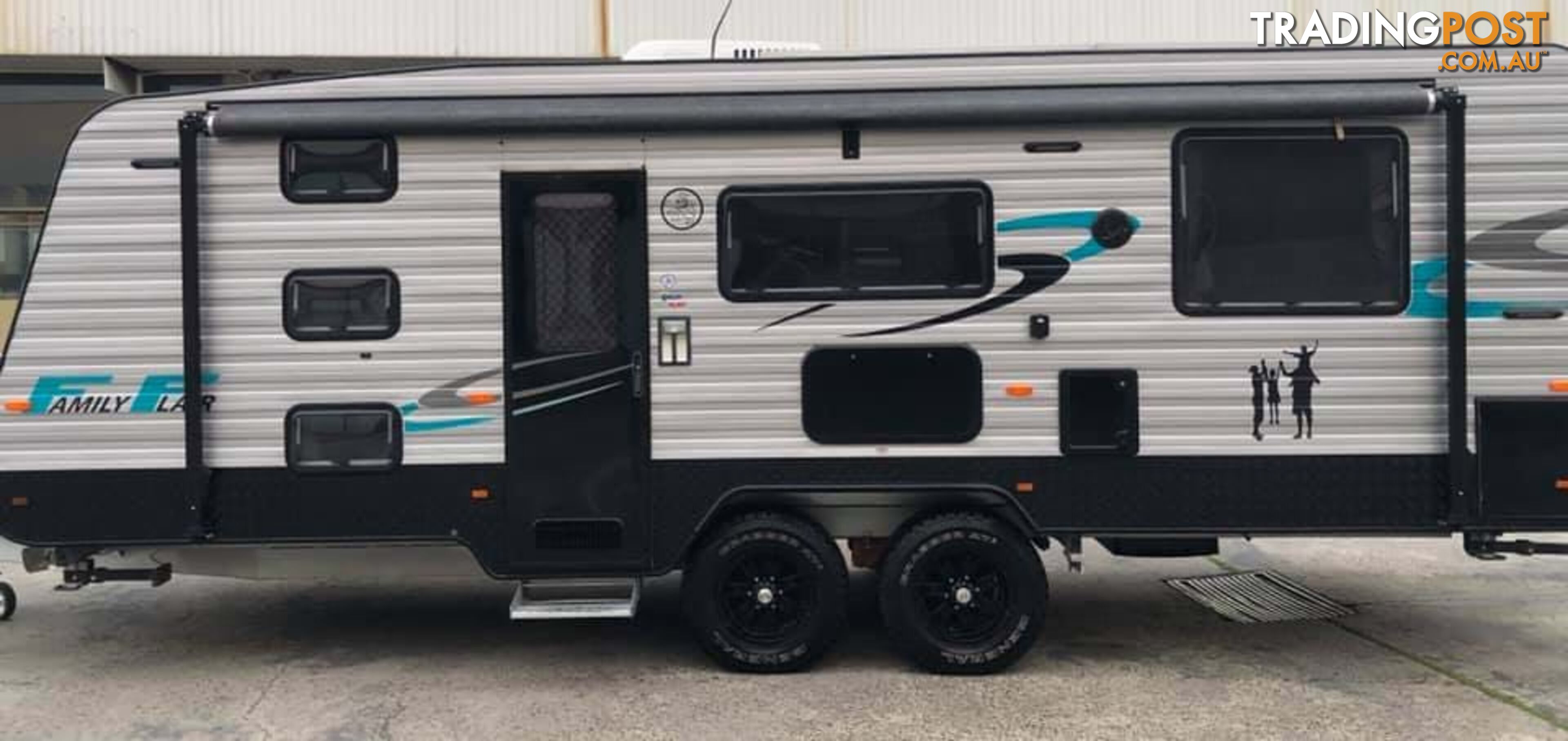 2015 Royal Flair triple bunk