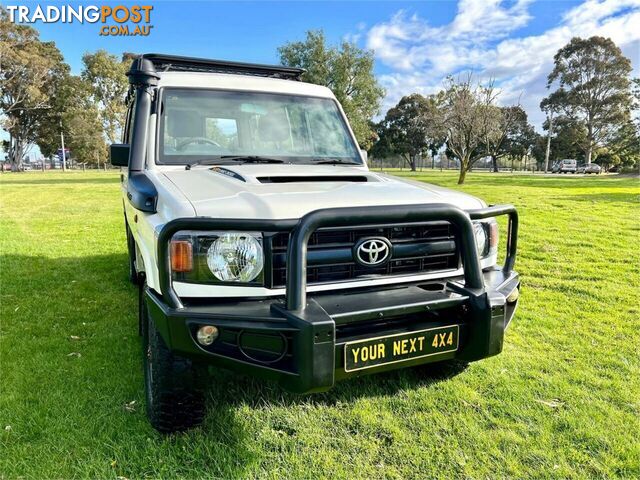 2010 TOYOTA LANDCRUISER WORKMATE (4X4) 11 SEAT VDJ78R 09 UPGRADE TROOP CARRIER