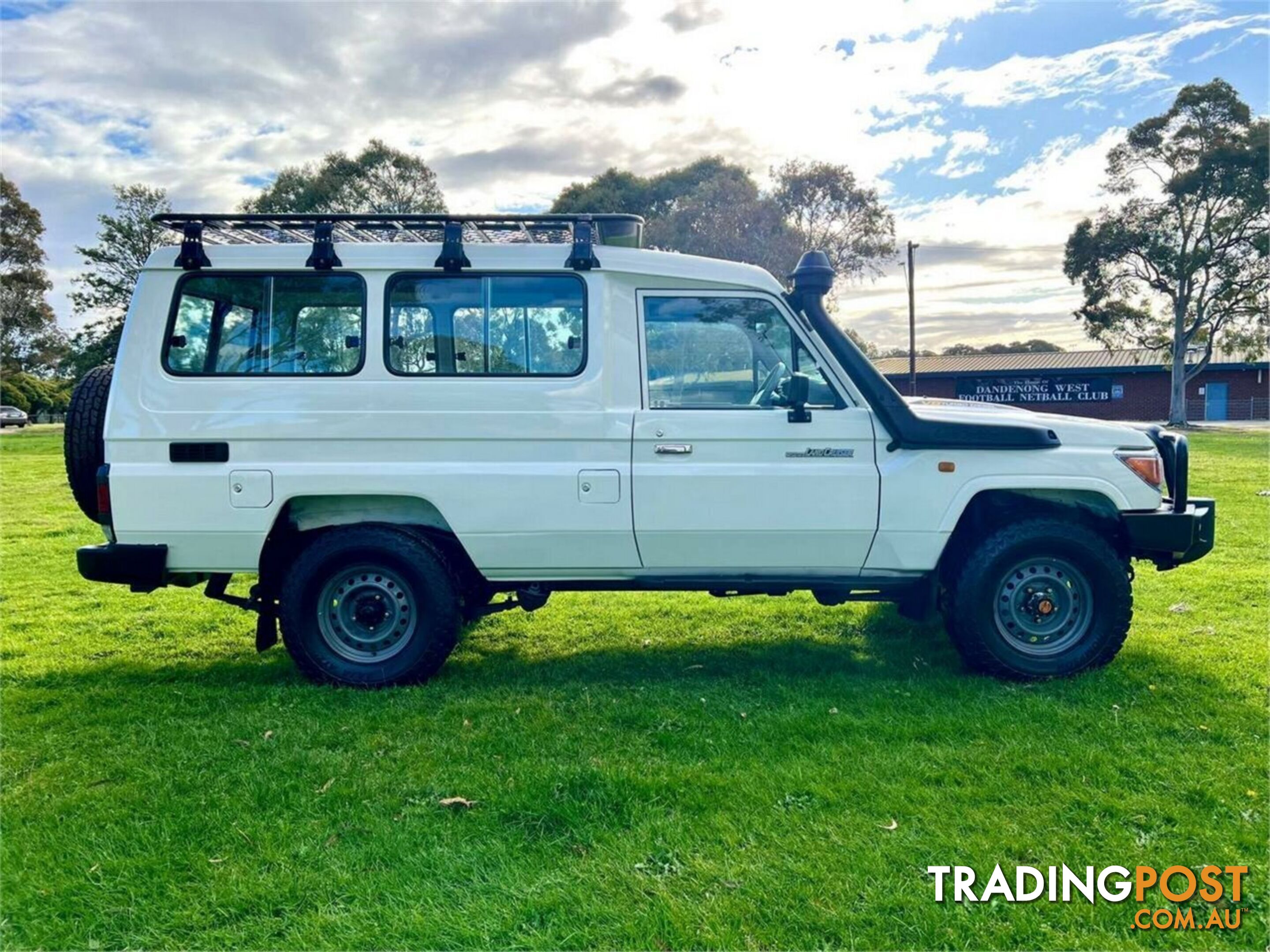 2010 TOYOTA LANDCRUISER WORKMATE (4X4) 11 SEAT VDJ78R 09 UPGRADE TROOP CARRIER