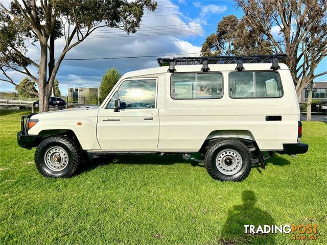 2010 TOYOTA LANDCRUISER WORKMATE (4X4) 11 SEAT VDJ78R 09 UPGRADE TROOP CARRIER