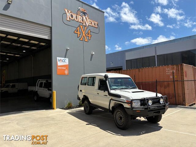 2013 TOYOTA LANDCRUISER WORKMATE (4X4) 11 SEAT VDJ78R MY12 UPDATE TROOP CARRIER