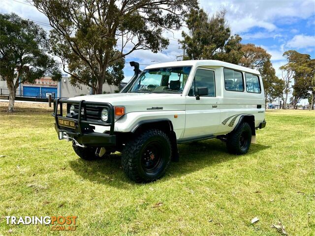 1998 TOYOTA LANDCRUISER (4X4) HZJ75RP CAB CHASSIS