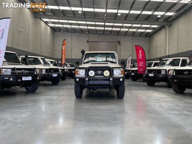 2017 TOYOTA LANDCRUISER WORKMATE (4X4) VDJ79R MY18 CAB CHASSIS - photo 2 of 19
