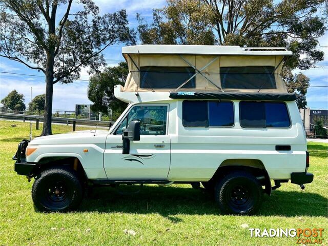 2009 TOYOTA LANDCRUISER WORKMATE (4X4) 3 SEAT VDJ78R TROOP CARRIER