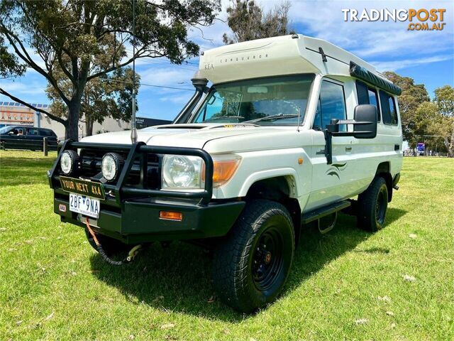 2009 TOYOTA LANDCRUISER WORKMATE (4X4) 3 SEAT VDJ78R TROOP CARRIER