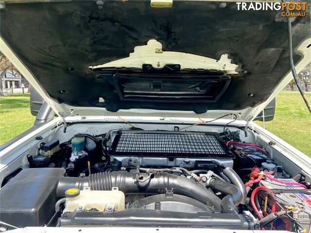 2009 TOYOTA LANDCRUISER WORKMATE (4X4) 3 SEAT VDJ78R TROOP CARRIER