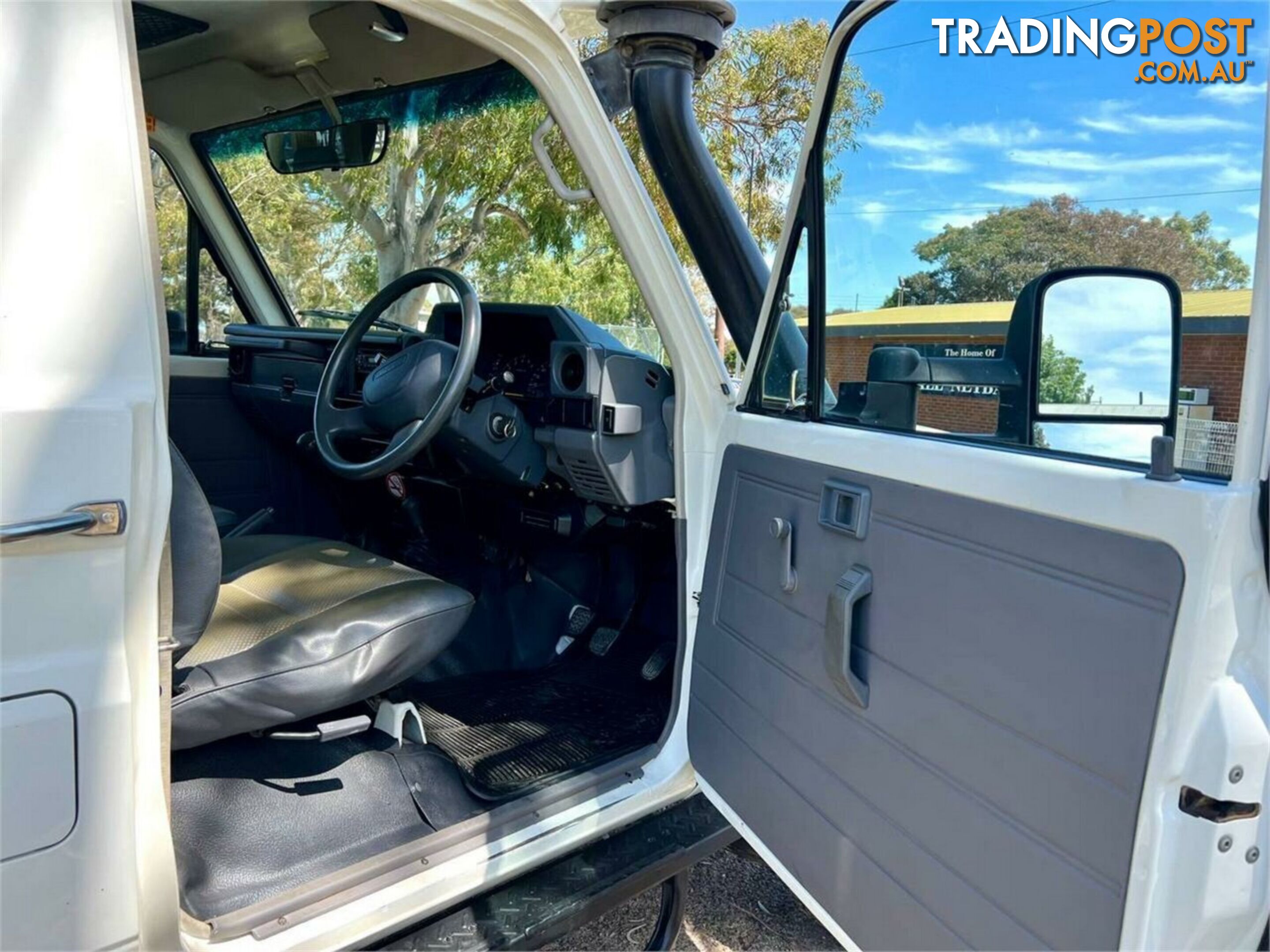 2009 TOYOTA LANDCRUISER WORKMATE (4X4) 3 SEAT VDJ78R TROOP CARRIER