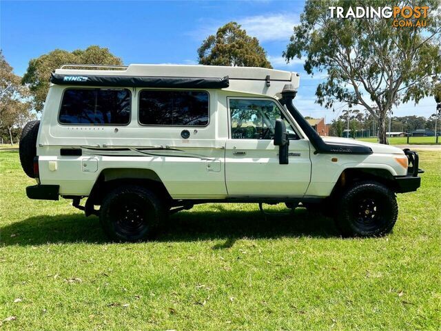 2009 TOYOTA LANDCRUISER WORKMATE (4X4) 3 SEAT VDJ78R TROOP CARRIER