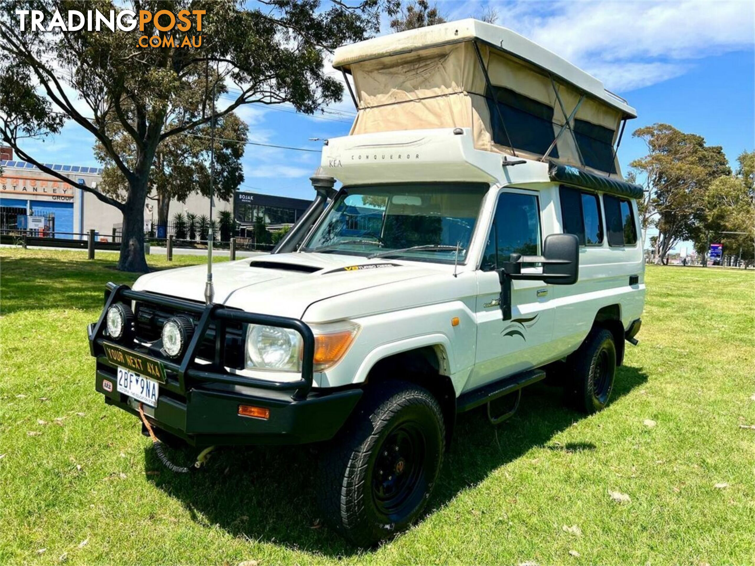 2009 TOYOTA LANDCRUISER WORKMATE (4X4) 3 SEAT VDJ78R TROOP CARRIER