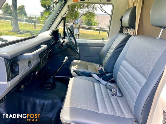 2009 TOYOTA LANDCRUISER WORKMATE (4X4) 3 SEAT VDJ78R TROOP CARRIER