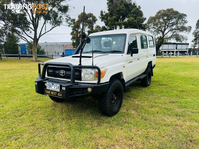 2010 TOYOTA LANDCRUISER WORKMATE (4X4) 11 SEAT VDJ78R 09 UPGRADE TROOP CARRIER