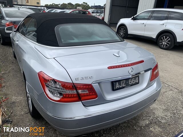 2010 MERCEDES-BENZ E250 CABRIOLET - photo 3 of 6