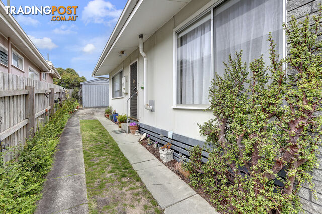 87 Fourth Avenue ROSEBUD VIC 3939