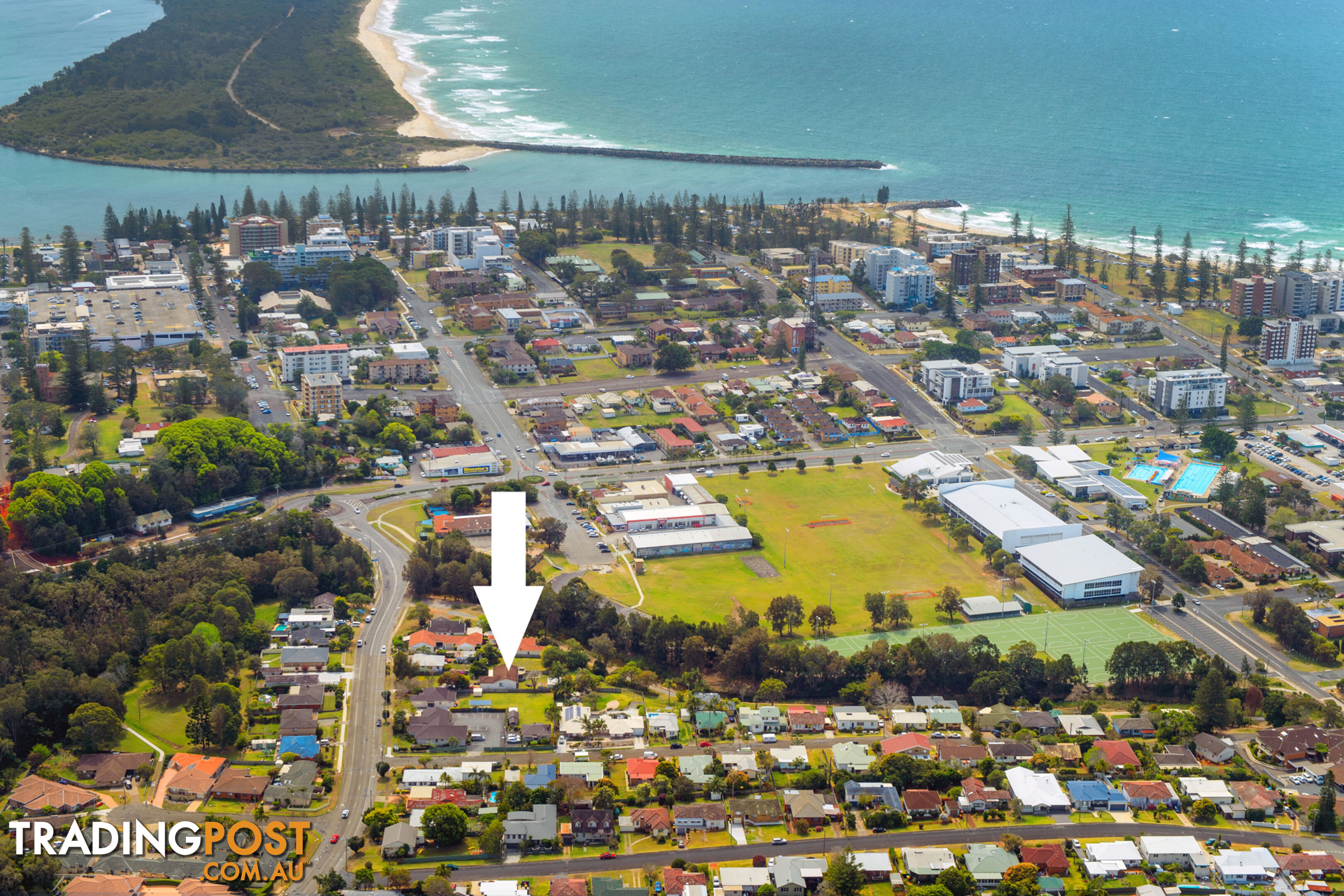 8 Lake Road PORT MACQUARIE NSW 2444