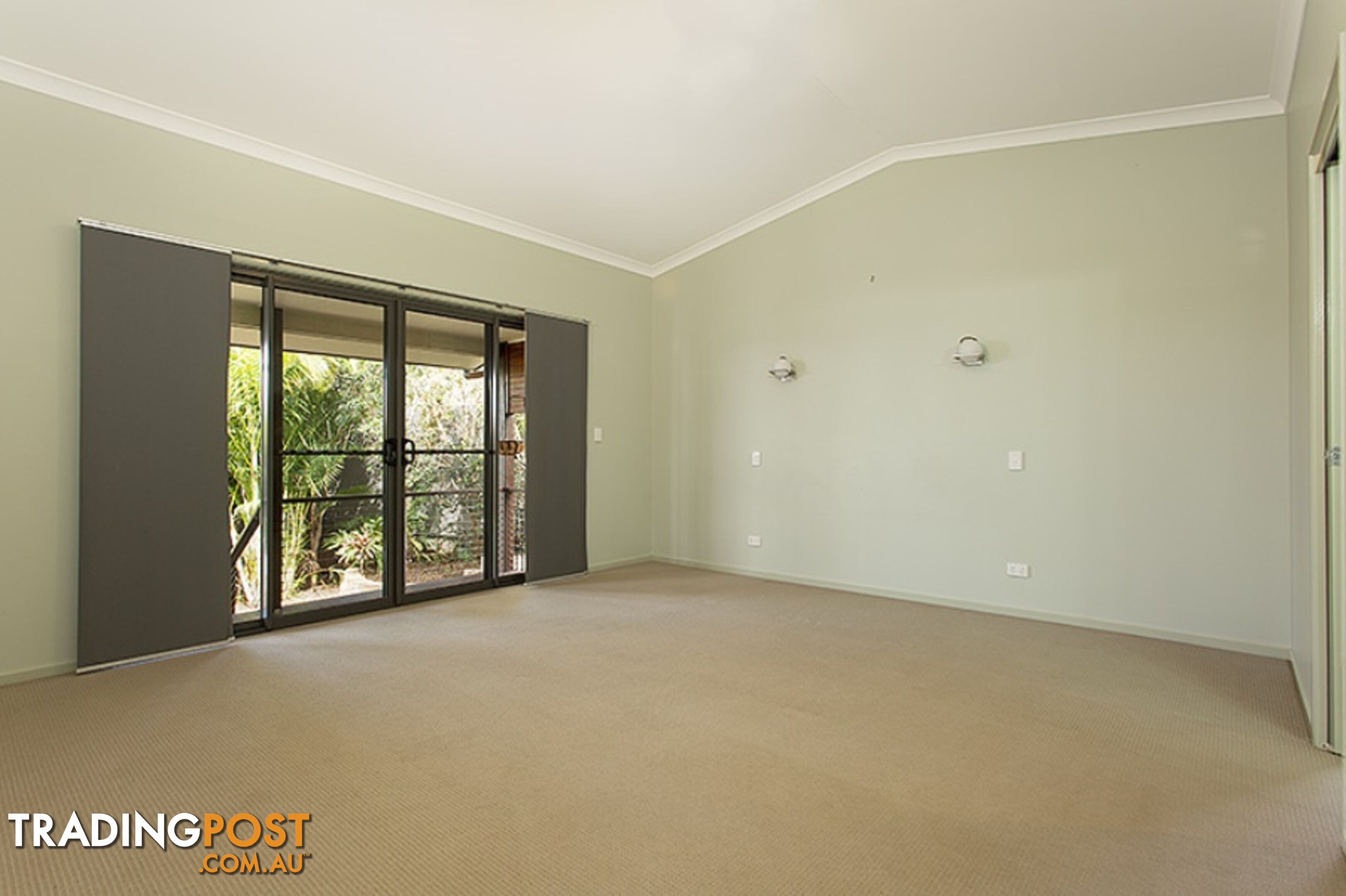 6 Oxley Court SOUTHSIDE QLD 4570