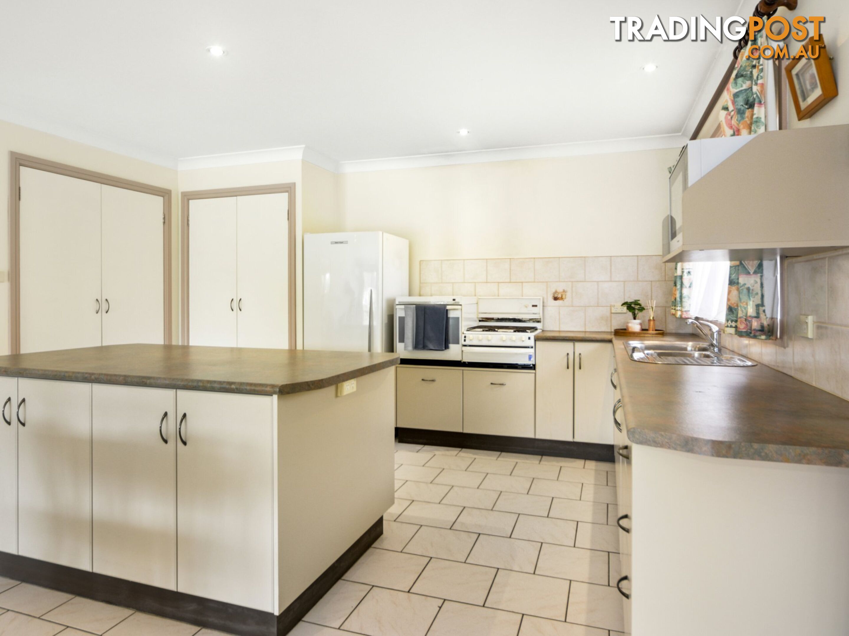 9 Plover Close SUSSEX INLET NSW 2540