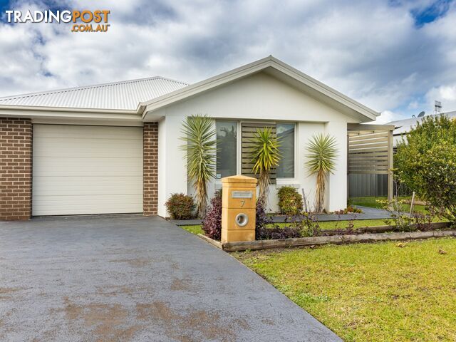7 Chichester Road SUSSEX INLET NSW 2540