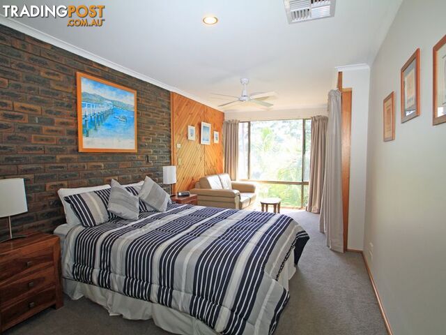 8 Alamein Street SUSSEX INLET NSW 2540