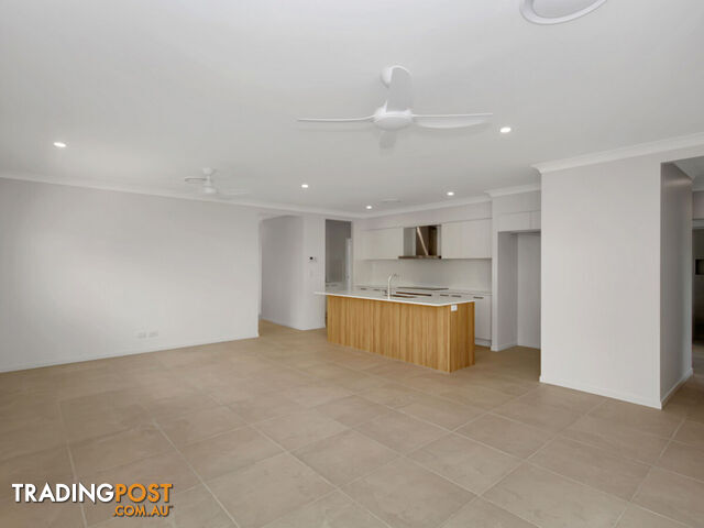 16 Flat Pea Crecent Deebing Heights QLD 4306 - photo 3 of 14