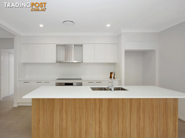 16 Flat Pea Crecent Deebing Heights QLD 4306 - photo 4 of 14
