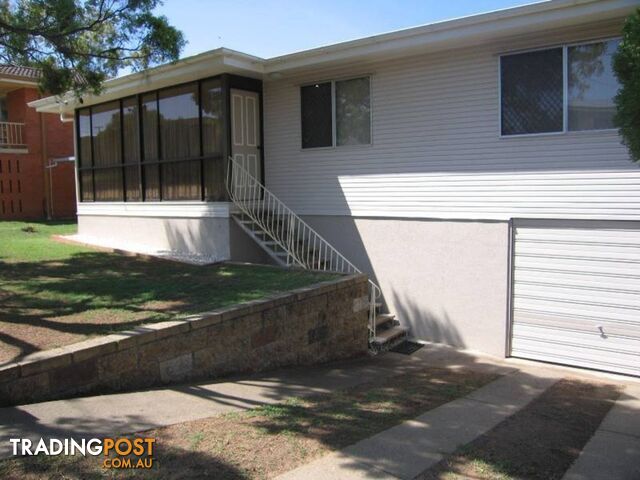 8 Loveanius Street Silkstone QLD 4304