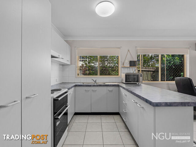 2 87 Glebe Road Silkstone QLD 4304 - photo 3 of 11