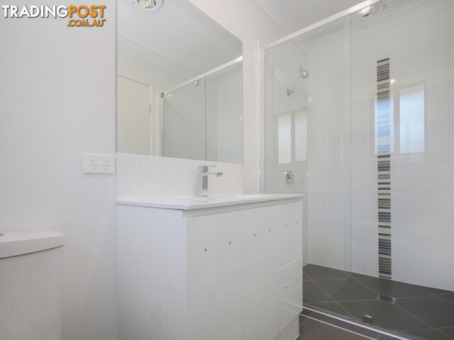 1 18 Dredge Circle Brassall QLD 4305 - photo 5 of 9