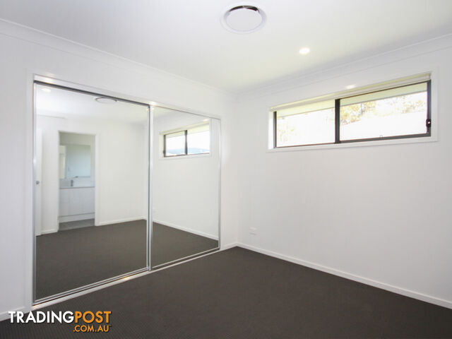 1 18 Dredge Circle Brassall QLD 4305 - photo 4 of 9