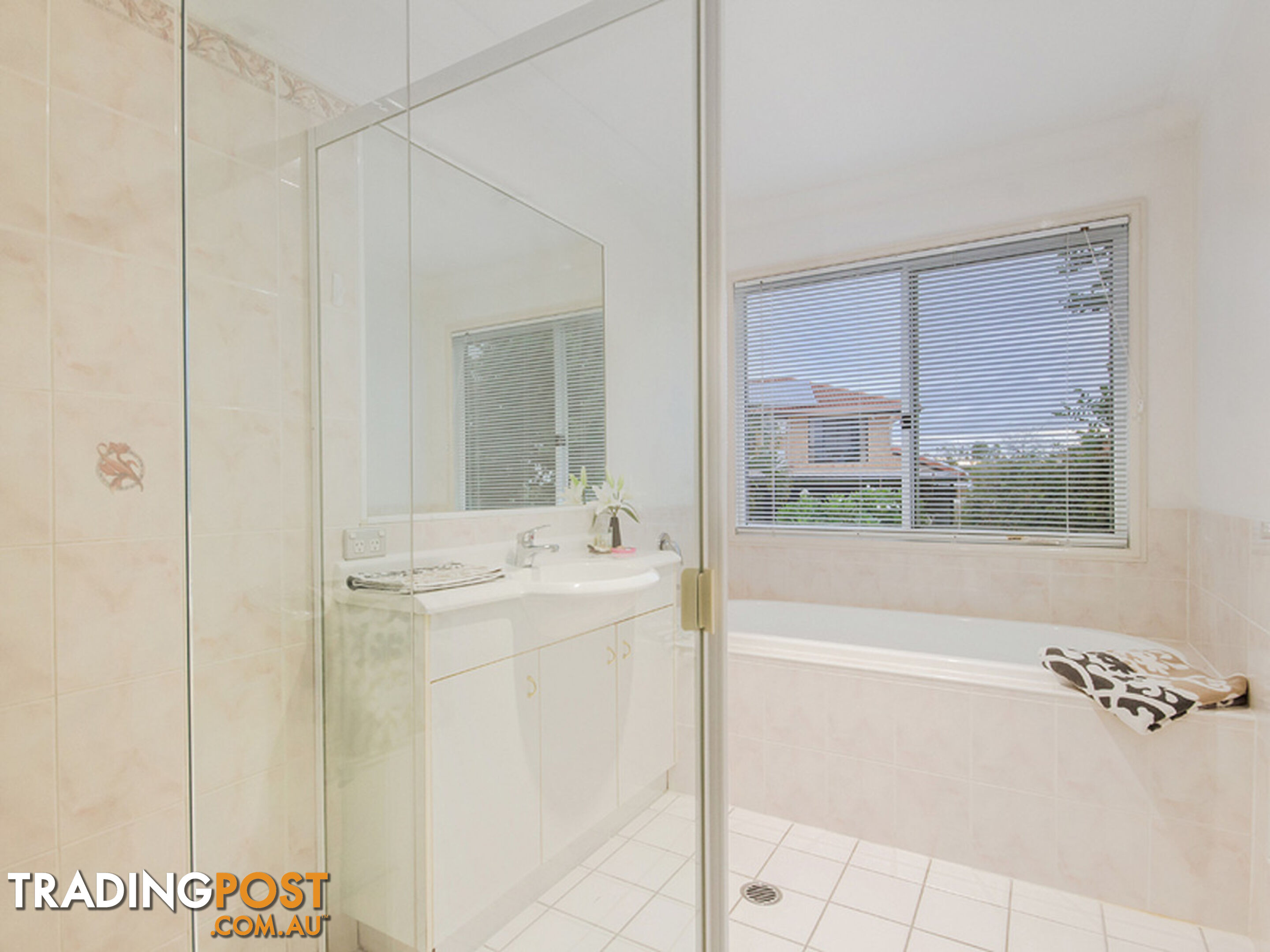 11 Cassinia Place Flinders View QLD 4305