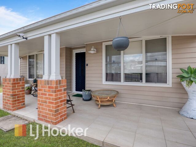 42 McGann Drive NORTH ROTHBURY NSW 2335 - photo 2 of 15