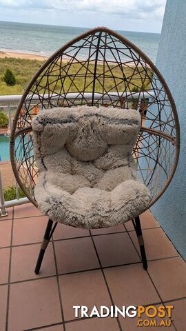 Egg chair, excellent condition, $150 pick-up from Bellbowrie