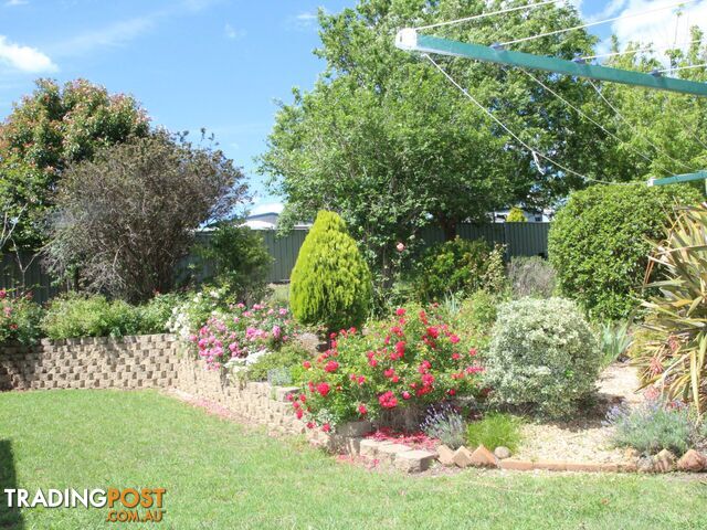 1 Cramsie Crescent GLEN INNES NSW 2370