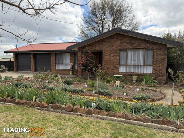 32 Hilton Street GLEN INNES NSW 2370