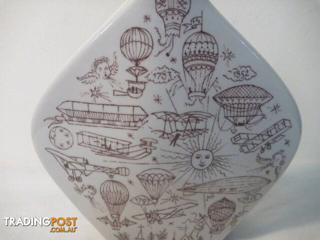 Skinny vase with hot air balloons - photo 2 of 5
