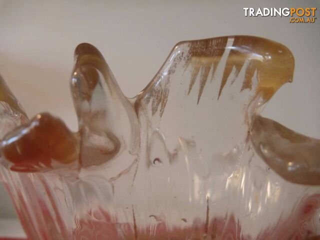 Footed clear glass bowl with gold painted petal edging. - photo 2 of 7