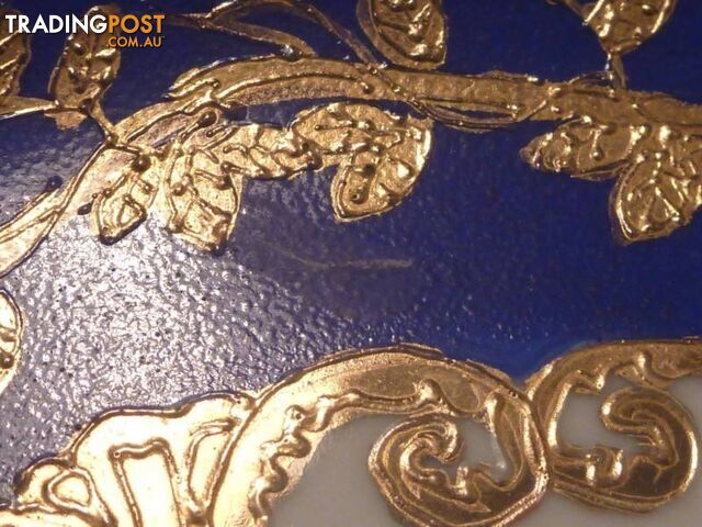 Large Blue and White Fruit Bowl with Gold Decoration - photo 3 of 8