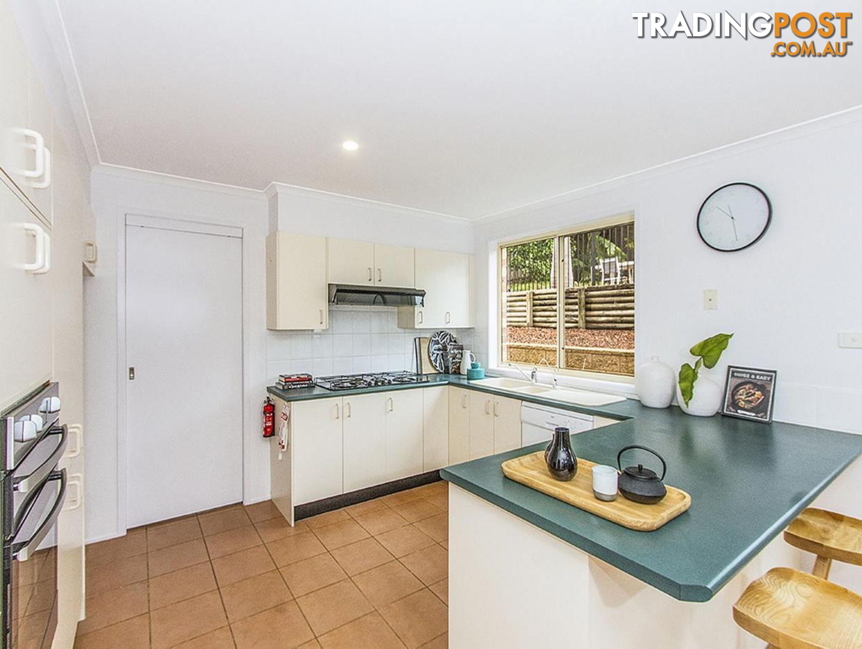 8 Woodbine Close LISAROW NSW 2250