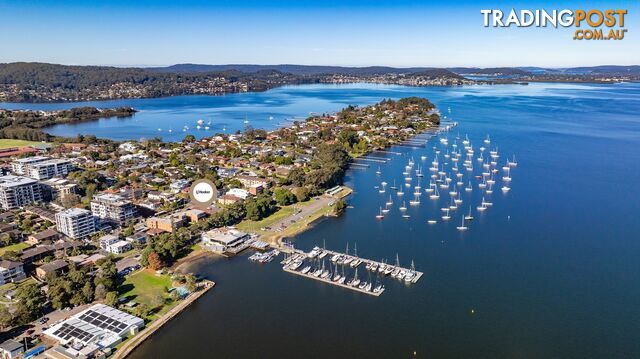 2/23 Masons Parade POINT FREDERICK NSW 2250