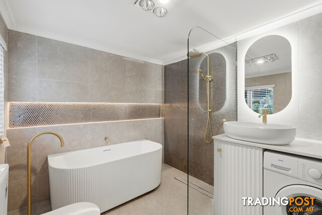 9a Wistaria Street WYOMING NSW 2250