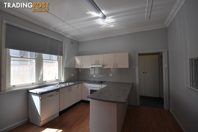 8 York Street EAST GOSFORD NSW 2250