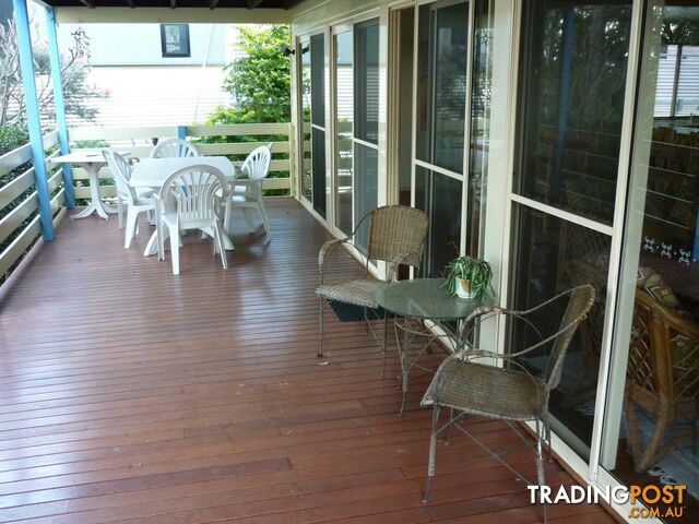 210 Victoria parade COOCHIEMUDLO ISLAND QLD 4184