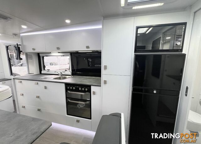 2023 ESSENTIAL C-CLASS V7 CLUB TOURING CARAVAN 21'6" - photo 5 of 25