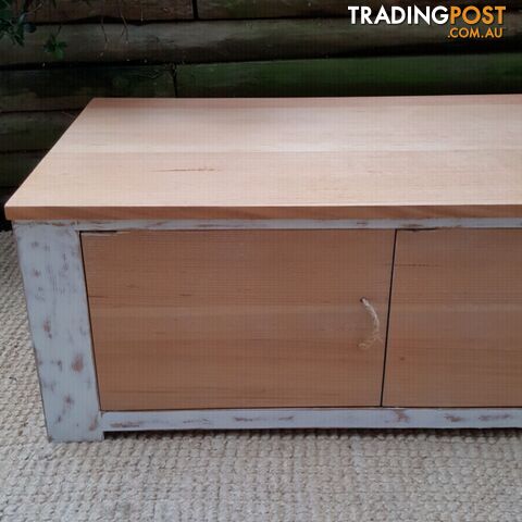 Shabby Chic Beach House Style TV Entertainment Unit Upcycled - photo 3 of 4