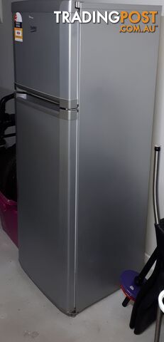 BEKO FRIDGE - SILVER, GREAT CONDITION