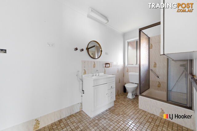 136A Goyder Street NARRABUNDAH ACT 2604 - photo 2 of 2