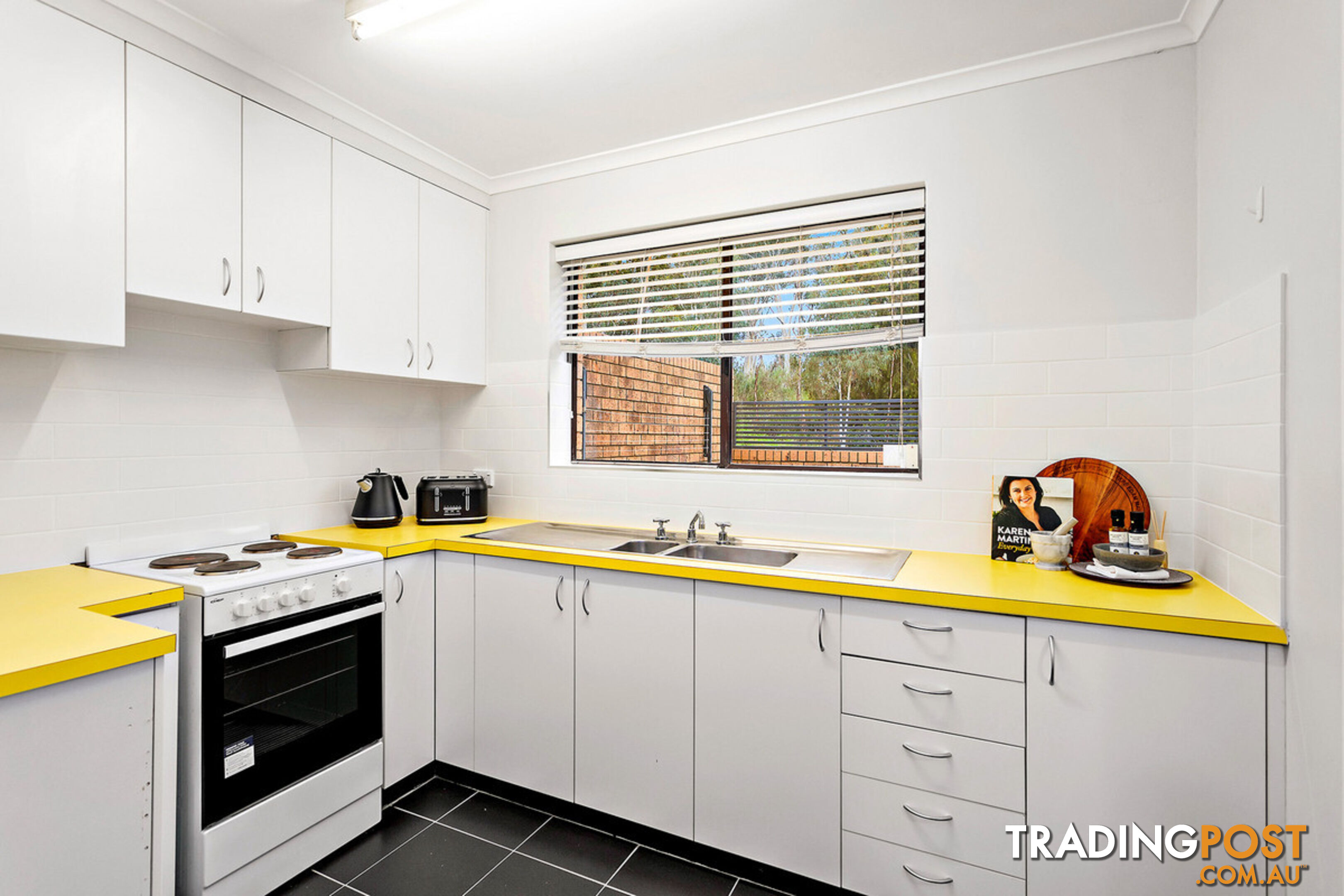 2/12 Nimmitabel Street QUEANBEYAN WEST NSW 2620