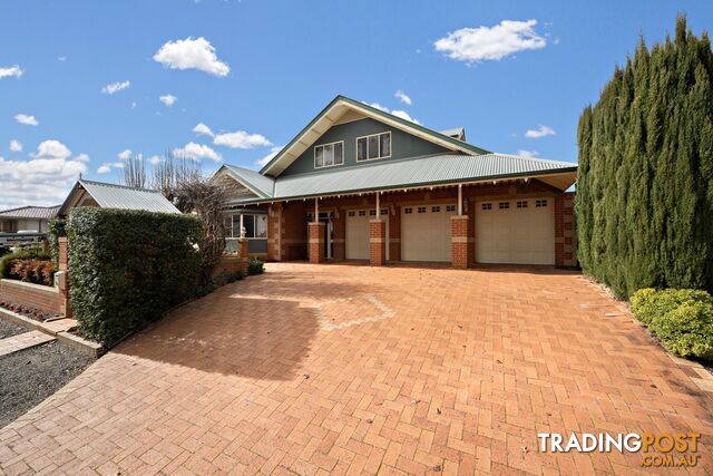 14 Douglas Waterhouse Drive DUNLOP ACT 2615